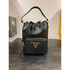 PRADA 프라다 레터링로고 레더 버킷백 블랙 1BH038