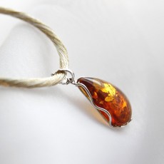 호박보석목걸이