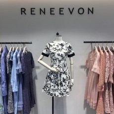 d71b94630d5041c761cc1ccdbce8dc4c7cd068f4e9af1914075d45102bed.jpg