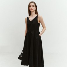 던스트 MAXI FLARE SLEEVELESS DRESS BLACK_UDDR4B222BK