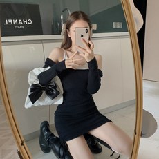 스퀘어 블랙니트원피스 디자인 감각 보이핏 볼륨 홍콩무드 CHIC 섹시 오프숄더 어깨트임 두 벌의 가짜를 결합함 드로스트링