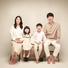 서울 가족사진 스튜디오 촬영 1컨셉 원본파일+액자 제공