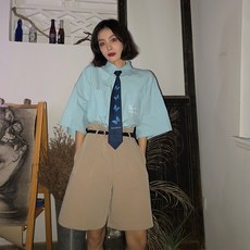 흰색셔츠 하얀색셔츠 흰블라우스 흰색남방 흰남방 시끄럽다 하우스 여성 여름 보이핏 볼륨 디자인 나비 넥타이 홍콩무드 반팔 Q