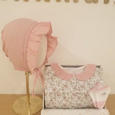 밍크뮤 [24S/S출산선물]WH)도트플라워바디수트&컬러베리스칼럽양말세트(34370-040-06*34170-011-09) 111659