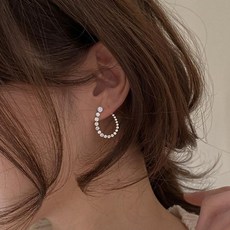 큐빅링귀걸이 TOP01