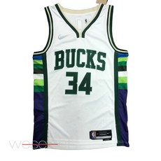 야니스아데토쿤보