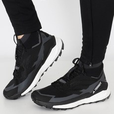 아디다스테렉스프리하이커