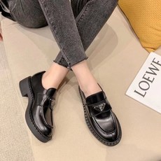 구찌스웨이드로퍼