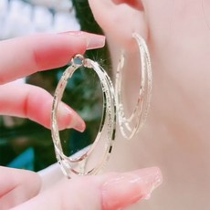 Makone 대형 링크로 다양하게 어울리는 이어링