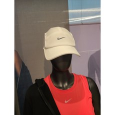 [국내매장] 나이키 NIKE 드라이핏 플라이 언스트럭처 스우시 볼캡 화이트 FB5624-100