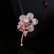 장미수정브로치