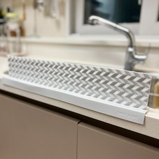 70d68e84d96cc0b29856764037a98cbdf8734c27cb864f78ff994e5c7596.jpg