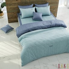 f1e0378709c489984897748adf4c5551107b1318dcd792fbcf1851118bda.jpg