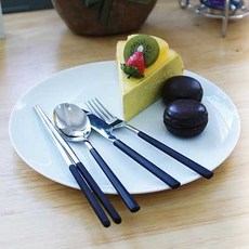 클라라 커트러리 양식기 포크 칼 세트 입주 집들이 선물 신혼 부부 살림 가족 커트러리 식당 커트러리, 화이트숟가락