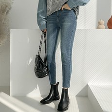 6270435fa1660a380c3386761331f23a45e423f4349efbdd198ea7e87a63.jpg