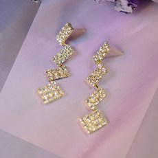 큐빅롱귀걸이