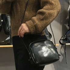 새출발가방 여성 핸드백 빈티지 메신저백 캐주얼 검정 쇼퍼백 손 숄더백 학생 슬링백 쇼핑몰 여성