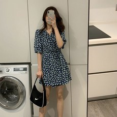 6c14a940d61ebc5bdbe204016a9b24a687e79ce76a2ded7dee445435ff3b.jpg