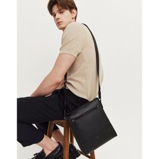 헤지스남자크로스백