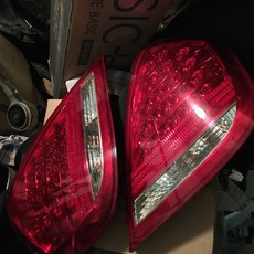 스타리아후미등