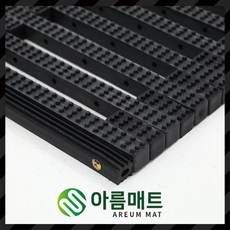 b305e151-c7de-4c59-9319-a255a0a6c16a.jpg