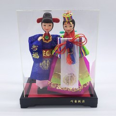 한국 전통 남녀 한복 인형 전통혼례 신랑신부 세트 + 아크릴박스(소) 외국인 선물 한국 인테리어 기념품