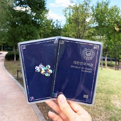 오얏꽃 자개박 투명 여권케이스 커버