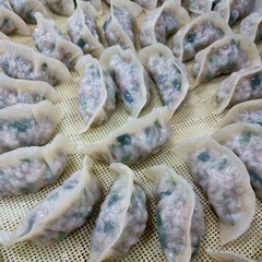 수제 손만두 얇은 피 속이 꽉찬 매콤 김치 담백 고기 만두 맛집 32알, 고기만두, 30개, 525g