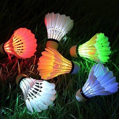 스포홀릭 인조깃털 LED 셔틀콕 배드민턴공, LED 깃털 셔틀콕 4개입, 1개입, 4개