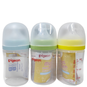 Pigeon Bottle 피죤 유백색 젖병 3개 세트 젖꼭지 0-3m. 포함 150ml.