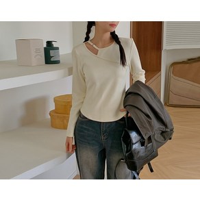 [리리앤코] 체블레잇 속기모 사선 라운드넥 버클 티셔츠