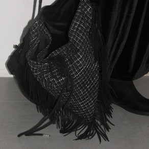 보르 Ti-angle Chamude Finge Shoulde Bag_Black