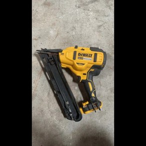 DeWALT 무선 앵글 마감 타정기 도구 DCN650B 20V MAX XR 15 게이지 중고 전용, 1개