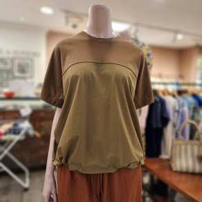 BCBG [올앤선드리] 미리내 우픈패치 TS 티셔츠 _ A4F7X403 74 [BROWN]