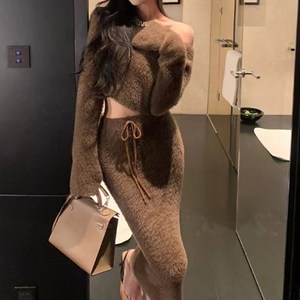 비비에모 여성용 라운드넥 긴팔 숏 니트 + 롱 스커트 세트 05333