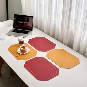 브리뷰 노르딕 양면 식탁매트 4매 세트, 레드 + 옐로우, 43 x 30 x 1.8cm, 4개