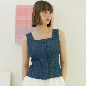 블랭크공삼 Italian fabic squae neck sleeveless top