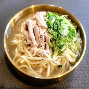 [파주본점] 일산 닭칼국수 밀키트 닭육수 닭고명 생면 3종 1.5인분~2인분 파주 운정 칼국수 맛집, 1세트, 1.2kg