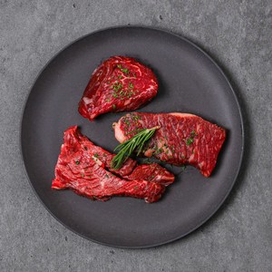 프리미엄 1인 가구를 위한 A Third Diet : 1+ 한우 한팩(150g)에 세 부위(치마살 채끝 안심)를 맛보다 (냉장 미경산 한우), 150g, 1개