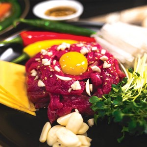 국내산 육회 300g + 간장맛 소스 증정 당일작업, 2개