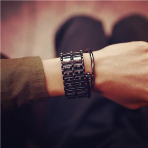 특이한 전자 디지털 패션 손목 시계 여자 남자 10대 20대 커플 학생 아이템 특이한시계