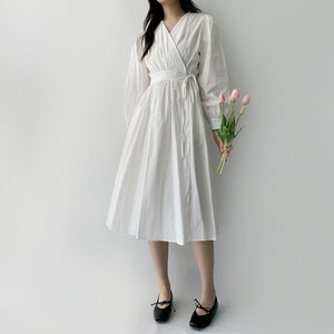 [오버핏] 데이지클로젯 마리나 브이넥 루즈핏 긴팔 롱원피스 / 봄 가을 무지 심플 랩원피스 리본 A라인 플레어 퍼프 셔링 기본템 데일리룩 나들이룩 청순 여친룩