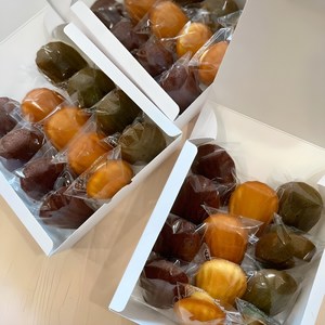 [쿠키굽는 발레리나] 축하 감사선물 강력추천 수제 마들렌 12개입 결혼 웨딩 쿠키답례품 조문 조의 시보해제 승진 발령 퇴사 간식, 240g, 1박스