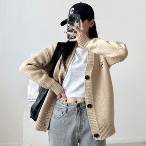 데일로엔 여성 오버핏 브이넥 알파벳 자수 가디건