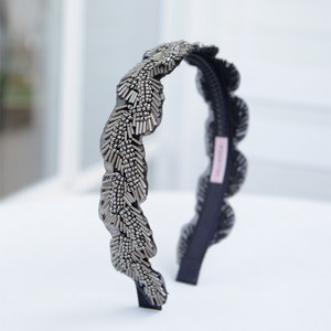 어폴션 빅토리아 헤어밴드 비즈머리띠 수제머리띠 헤어액세서리