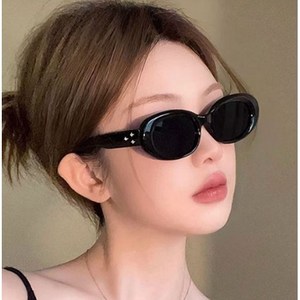 [당일출고] UV자외선차단 오버핏 오버사이즈 실물깡패 고퀄리티 긱시크 너드미 y2k 여행용 고급 선글라스