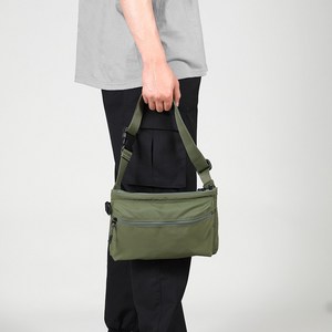 우니코 리사이클 크로스백 가벼운 여행 슬링백 캐주얼 힙색 가방