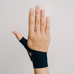 바디엠 엄지스트랩 손목 의료용 압박 밴드 건초염 보호대, 블랙-오른손-M, 1개