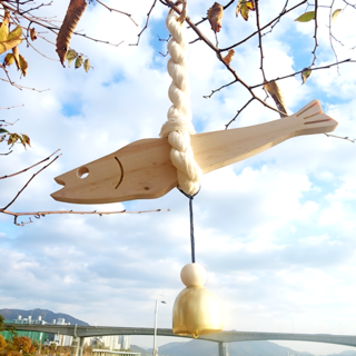 [풍수선물] 액막이 명태 인형 차량용 이사 개업 선물, 깜찍한 M (13cm), 우드 참 추가 (배송요청에 8자 이내)