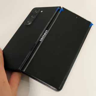 4. 갤럭시 z폴드 ..